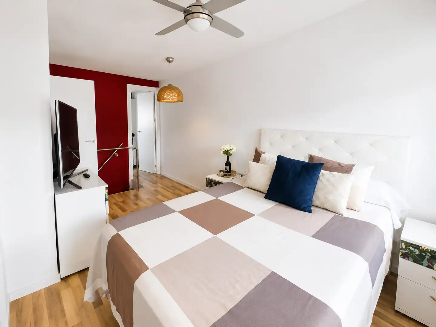 Habitación de Dúplex en venta en Madrid con Aire acondicionado, Calefacción y Jardín privado