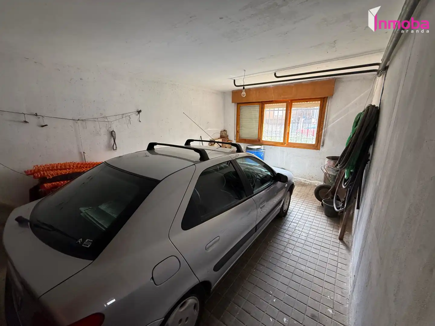 Aparcament de Casa o xalet en venda en Fuentespina amb Calefacció, Jardí privat i Terrassa