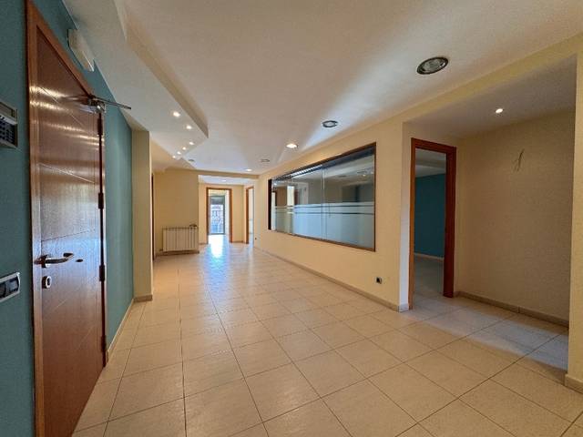 Oficina en Alquiler en Carrer de l'Aigüeta, 125 en La Bisbal d'Empordà