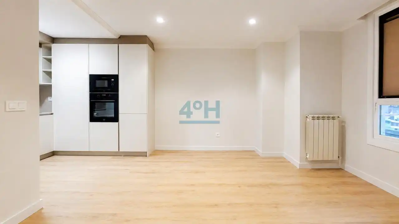 Cocina de Apartamento en venta en Ourense Capital  con Calefacción y Balcón