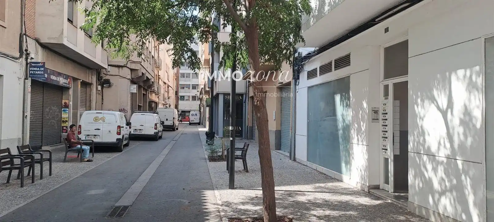 Exterior view of Buildings for sale in Eixample Nord