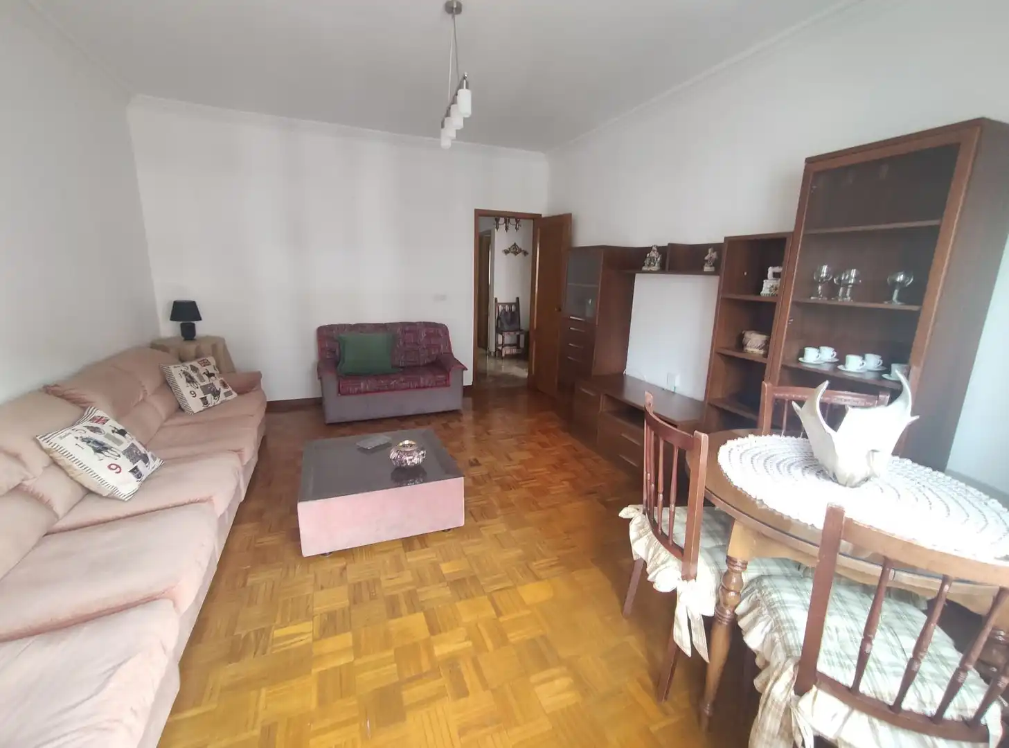 Sala d'estar de Pis de lloguer en Ourense Capital  amb Calefacció, Moblat i Forn