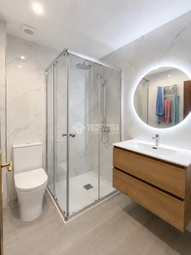 Baño de Piso en venta en Madrid con Aire acondicionado, Calefacción y Terraza