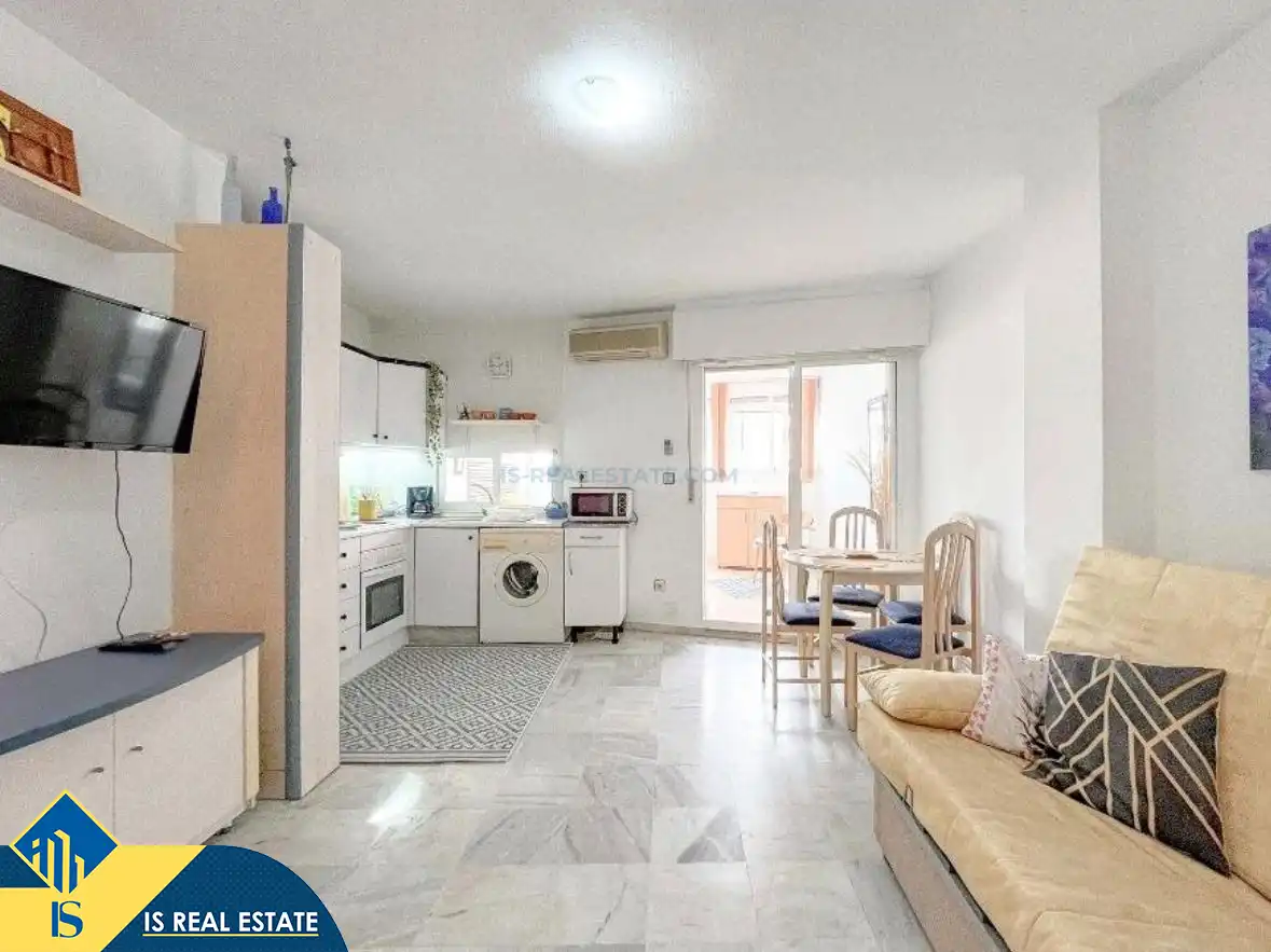 Dormitori de Apartament de lloguer en Torrevieja amb Aire condicionat, Calefacció i Terrassa
