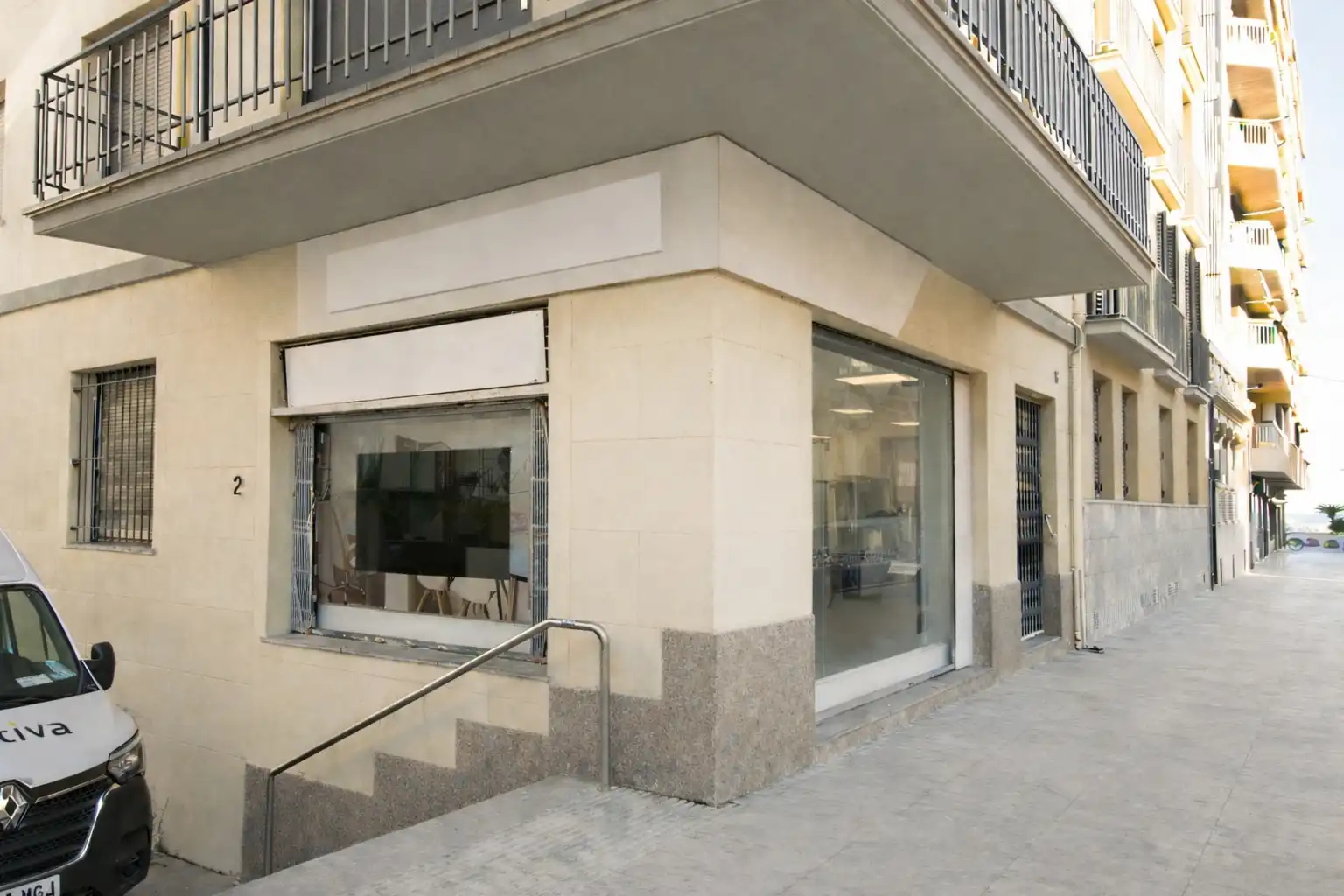 Vista exterior de Local en venda en Sant Feliu de Guíxols amb Aire condicionat i Calefacció