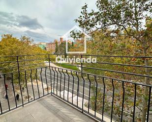 Vista exterior de Pis de lloguer en Terrassa amb Aire condicionat, Calefacció i Terrassa