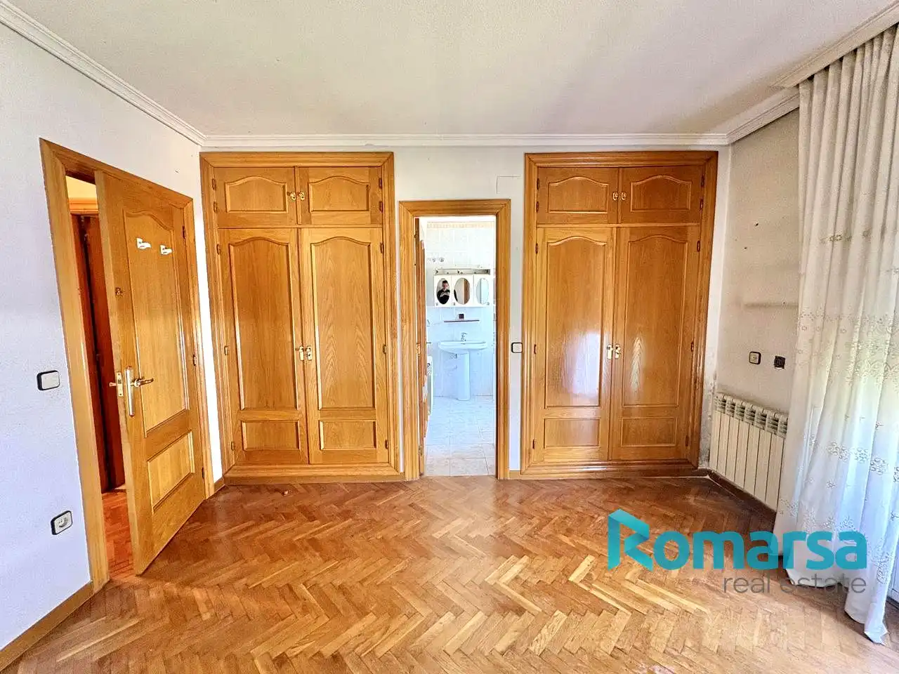 Bedroom of Detached homes for sale in Ávila  with Heating, Private garden and Parquet flooring