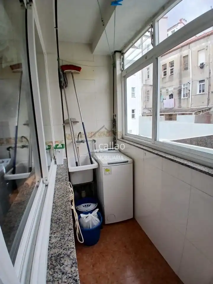 Cuina de Pis de lloguer en Ferrol amb Calefacció, Parquet i Moblat