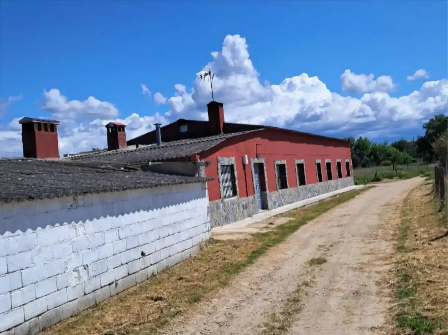 Vista exterior de Pis en venda en Navalmoral de la Mata amb Aire condicionat, Jardí privat i Traster