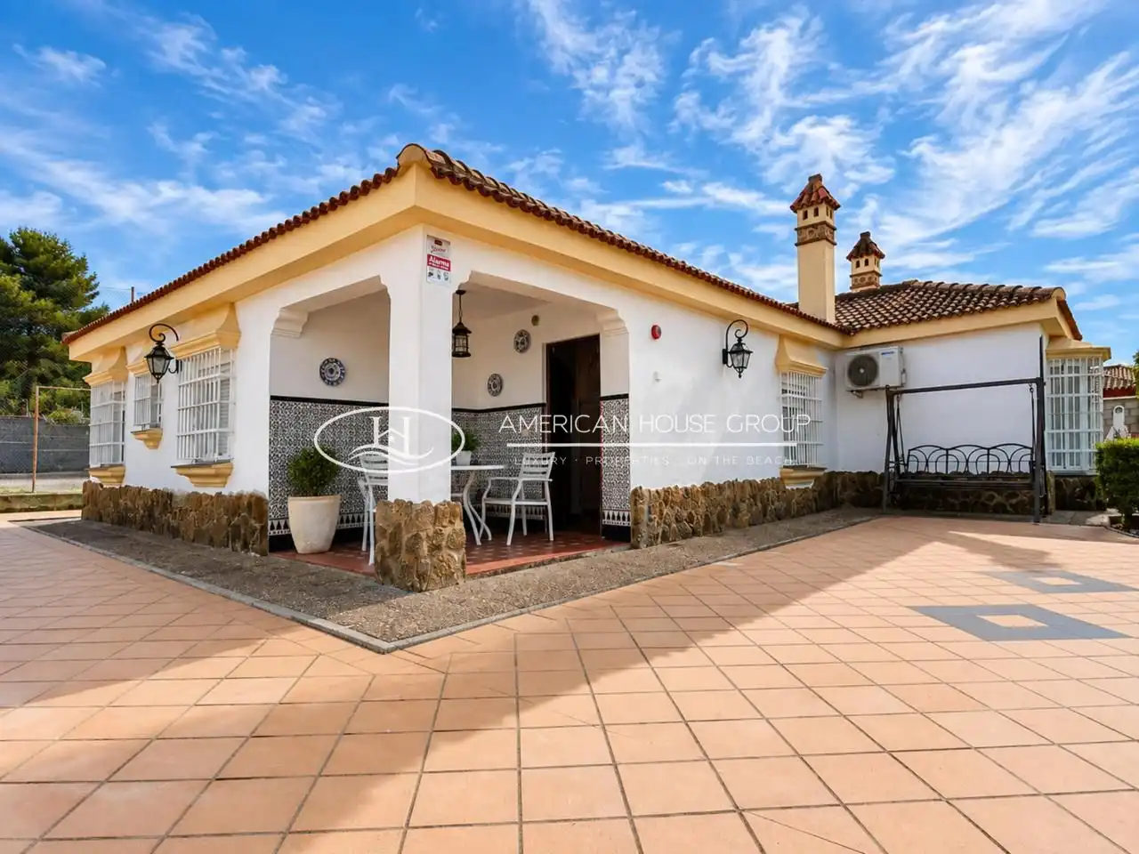 Terrassa de Casa o xalet en venda en Chiclana de la Frontera amb Aire condicionat, Jardí privat i Traster