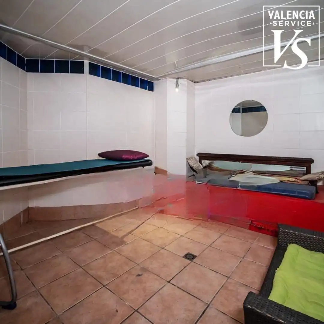 Local en venta en Valencia con Aire acondicionado y Amueblado