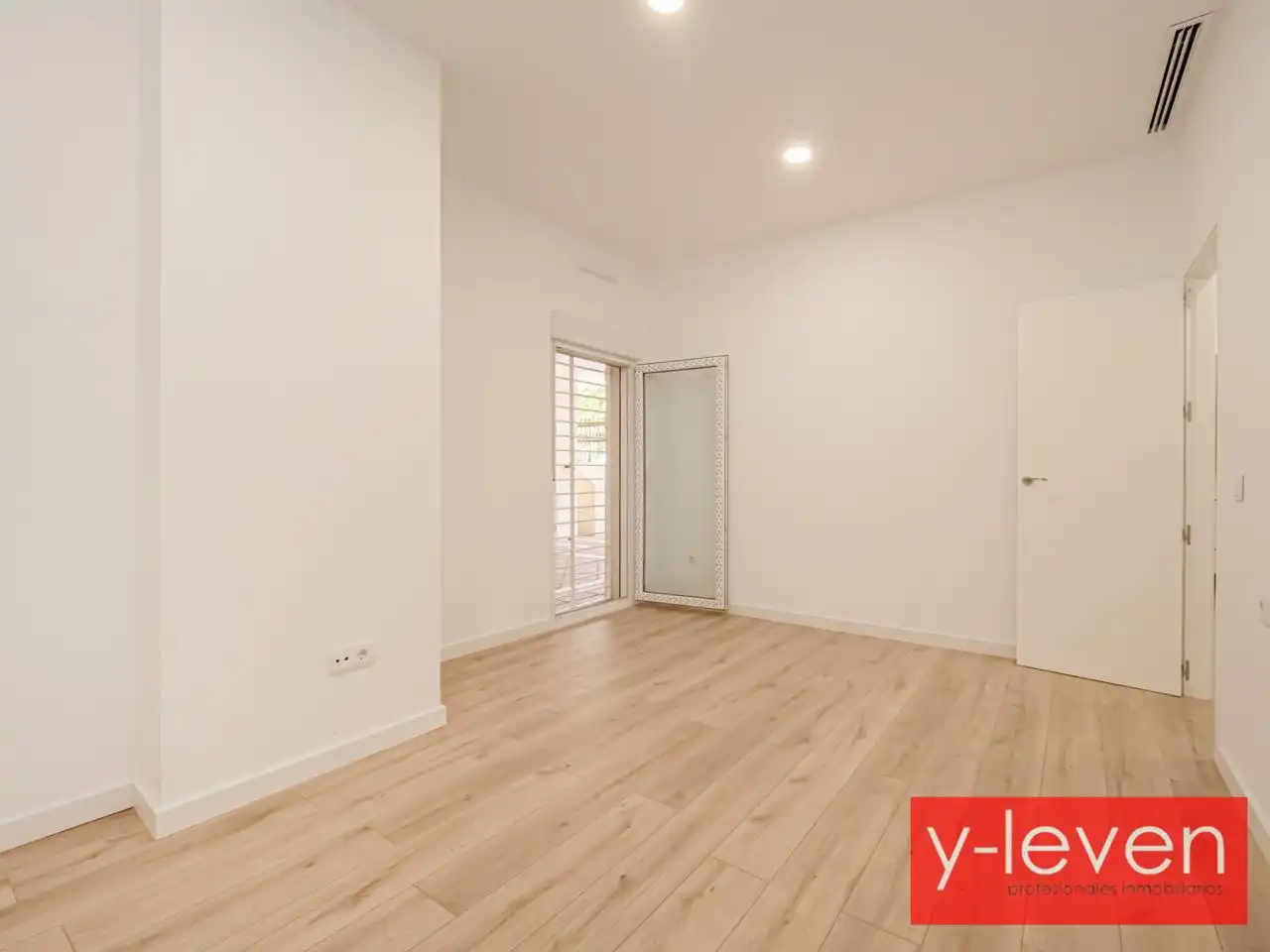 Habitación de Planta baja en venta en Málaga con Aire acondicionado, Calefacción y Piscina comunitaria