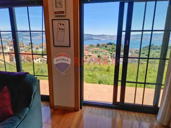Houses for sale in Moaña  with Heating, Private garden and Parquet flooring