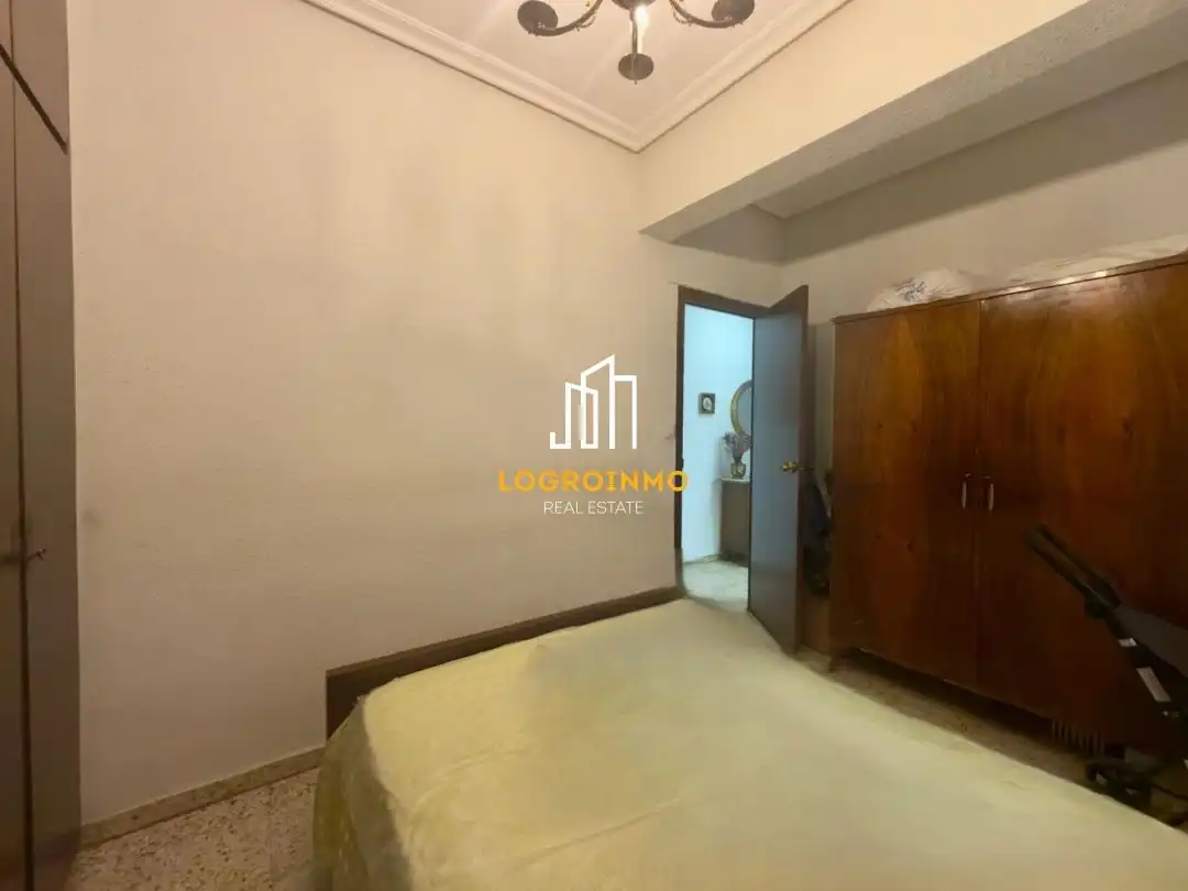 Habitación de Piso en venta en  Logroño con Calefacción, Amueblado y Balcón
