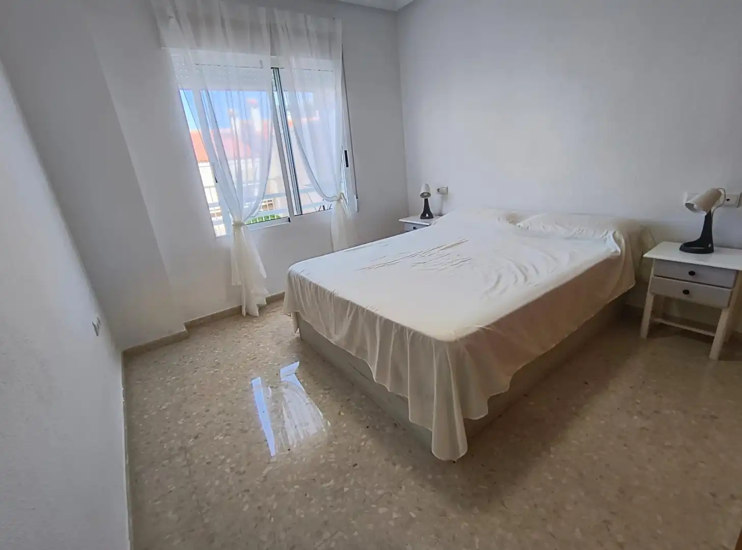 Habitación de Apartamento en venta en Elche / Elx con Aire acondicionado, Jardín privado y Terraza
