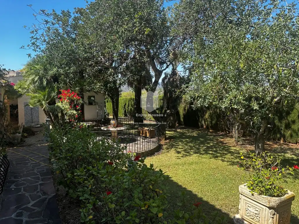 Houses for sale in Montgó - Ermita