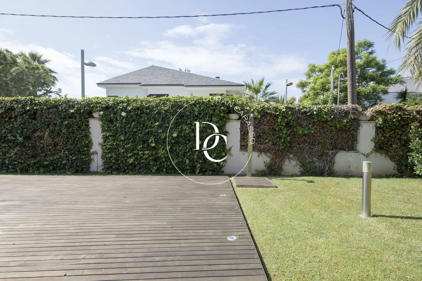 Vista exterior de Casa o xalet de lloguer en Sitges amb Aire condicionat, Calefacció i Jardí privat