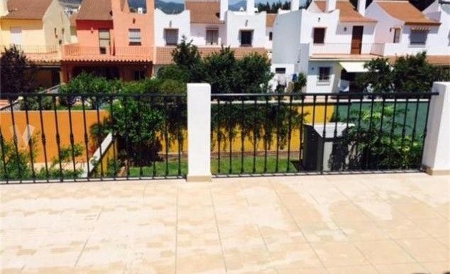 Terrassa de Casa adosada en venda en Marbella amb Aire condicionat, Jardí privat i Parquet