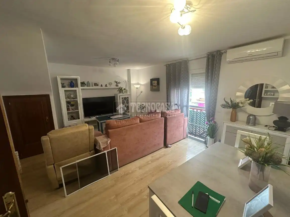 Sala de estar de Casa adosada en venta en Málaga con Aire acondicionado, Terraza y Trastero