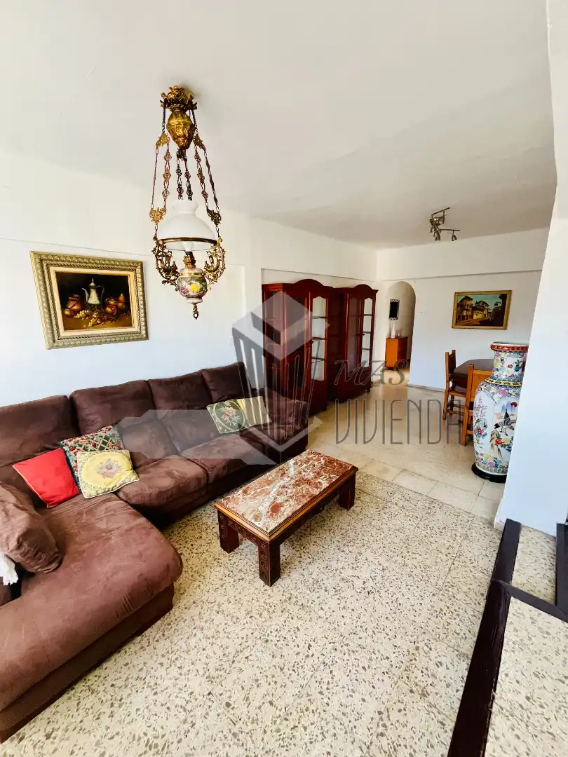 Wohnzimmer von Wohnung zum Verkauf in La Línea de la Concepción mit Möbliert
