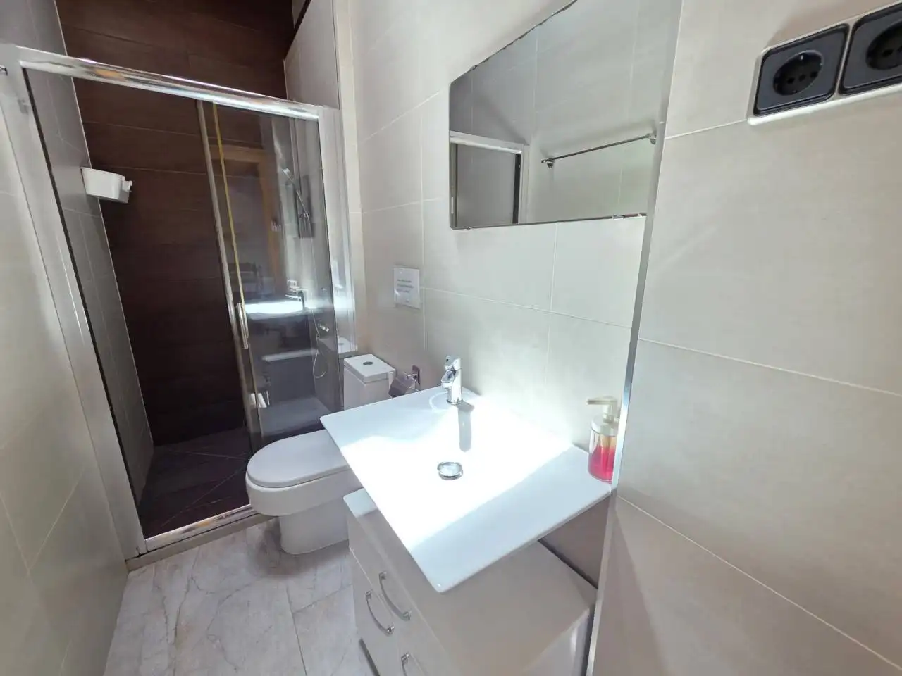 Baño de Casa o chalet en venta en Montcada i Reixac con Aire acondicionado, Calefacción y Jardín privado