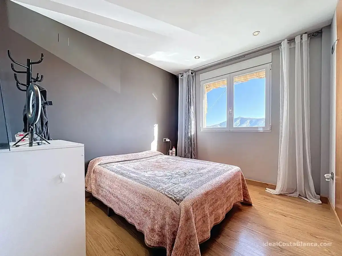 Dormitori de Apartament en venda en Pueblo - Urbanizaciones