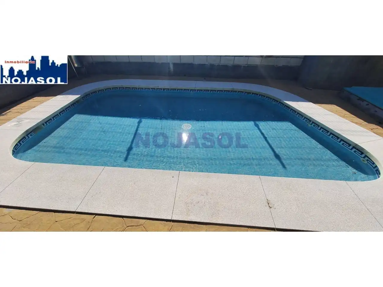 Piscina de Apartamento de alquiler en Noja con Calefacción, Terraza y Amueblado