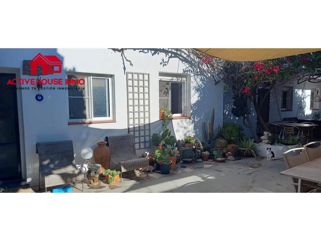 Vista exterior de Casa o xalet en venda en Amposta amb Aire condicionat, Jardí privat i Terrassa