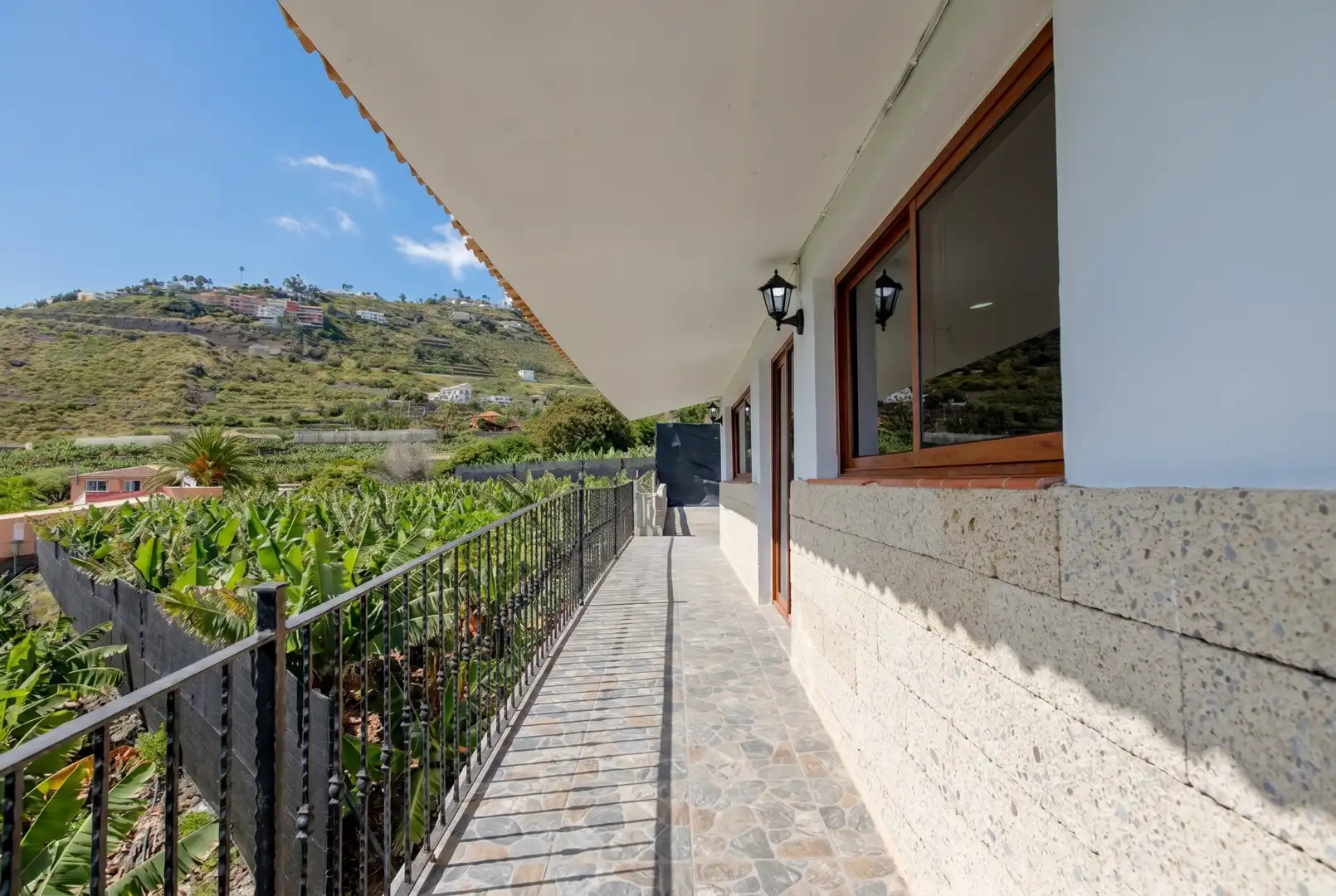 Vista exterior de Casa o chalet en venta en La Orotava con Jardín privado, Terraza y Trastero