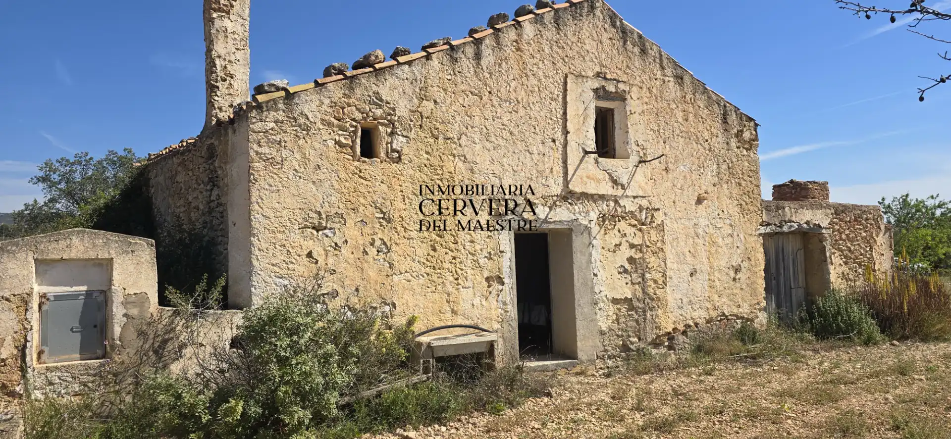 Außenansicht von Country house zum Verkauf in Sierra Engarcerán