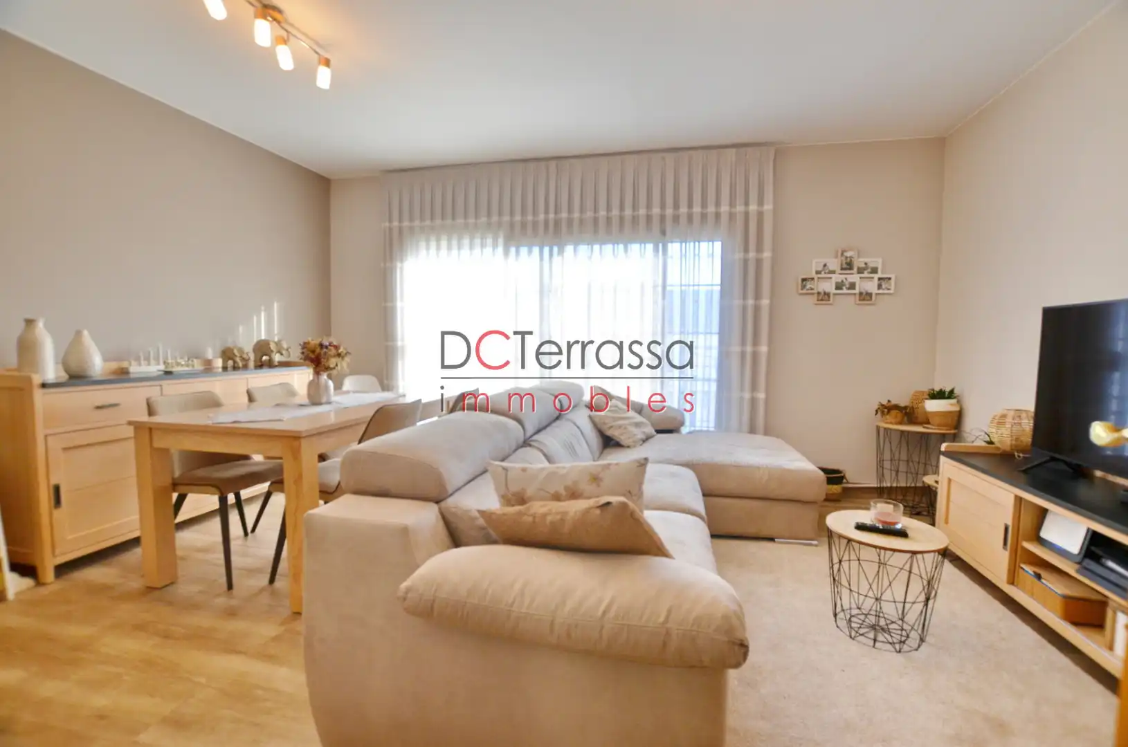 Vista exterior de Piso en venta en Terrassa con Aire acondicionado, Calefacción y Horno