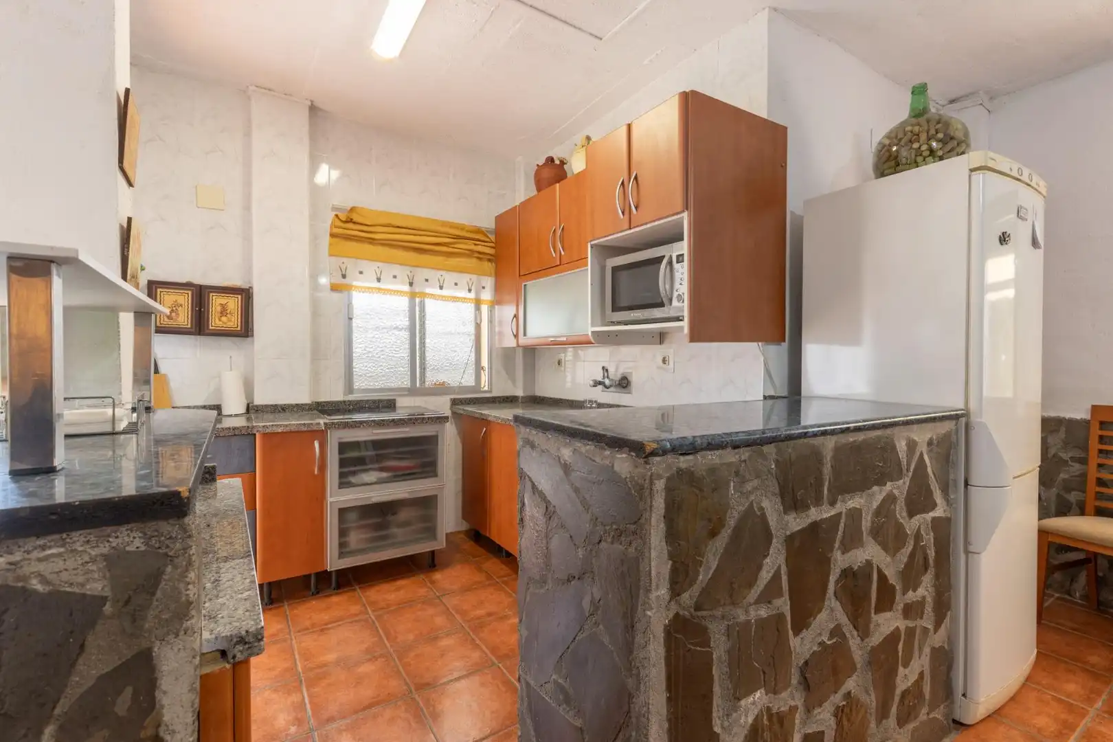 Cocina de Finca rústica en venta en Cogollos de la Vega con Jardín privado y Piscina