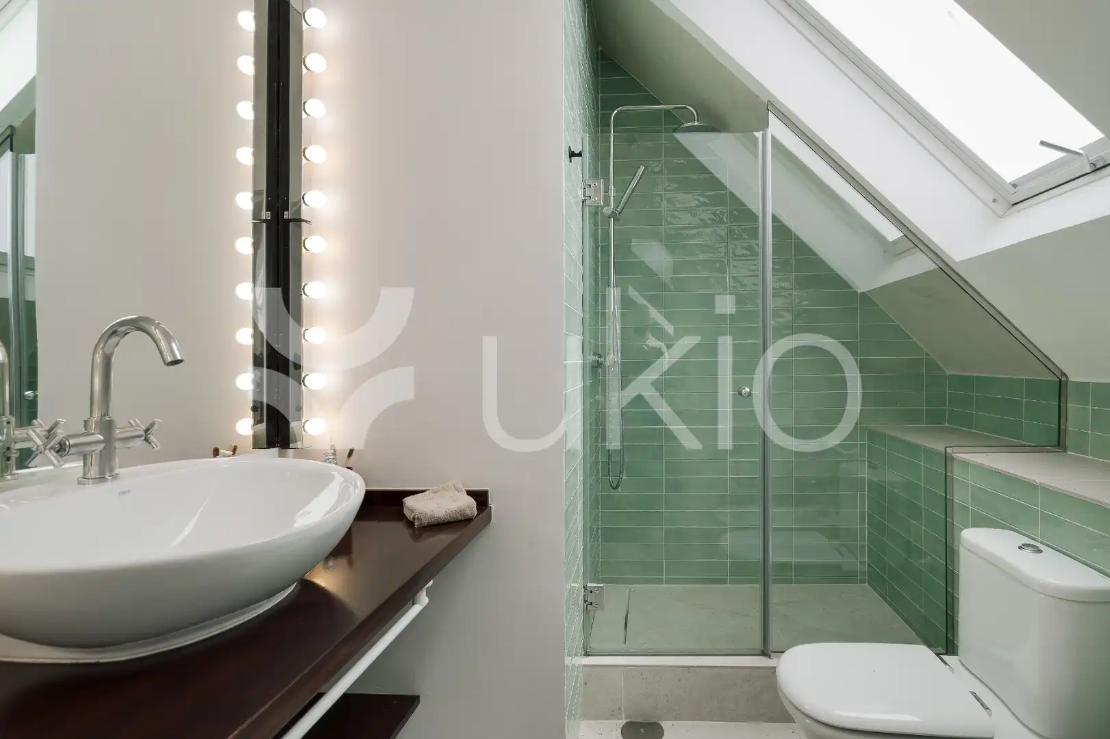 Baño de Apartamento de alquiler en Madrid con Aire acondicionado, Calefacción y Terraza
