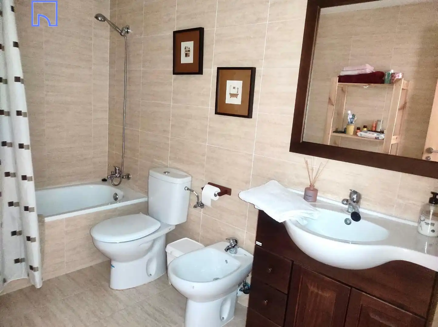 Badezimmer von Dachboden zum Verkauf in Añón de Moncayo mit Heizung, Parkett und Terrasse