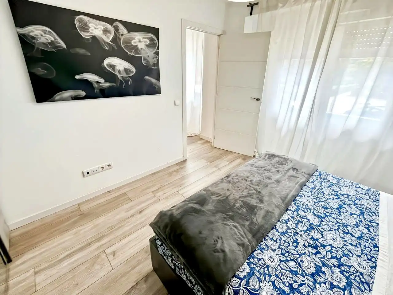 Dormitori de Apartament en venda en Alcobendas amb Aire condicionat i Moblat