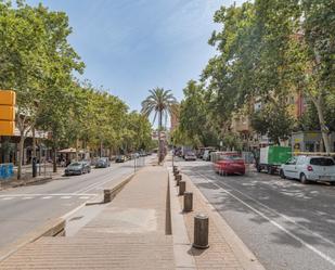 Exterior view of Attic for sale in  Barcelona Capital  with Air Conditioner and Terrace