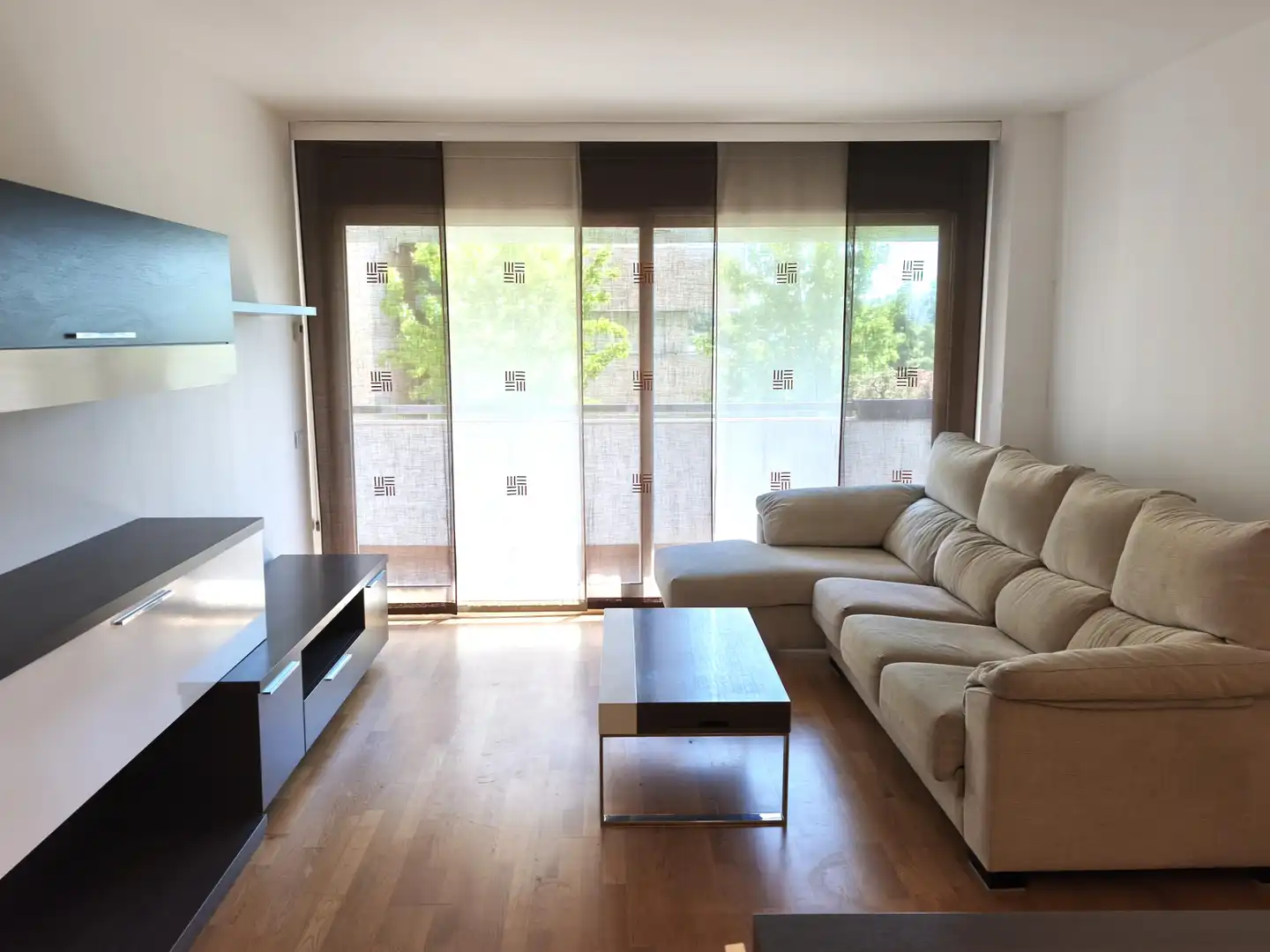 Living room of Flat for sale in Salt  with Heating, Private garden and Parquet flooring