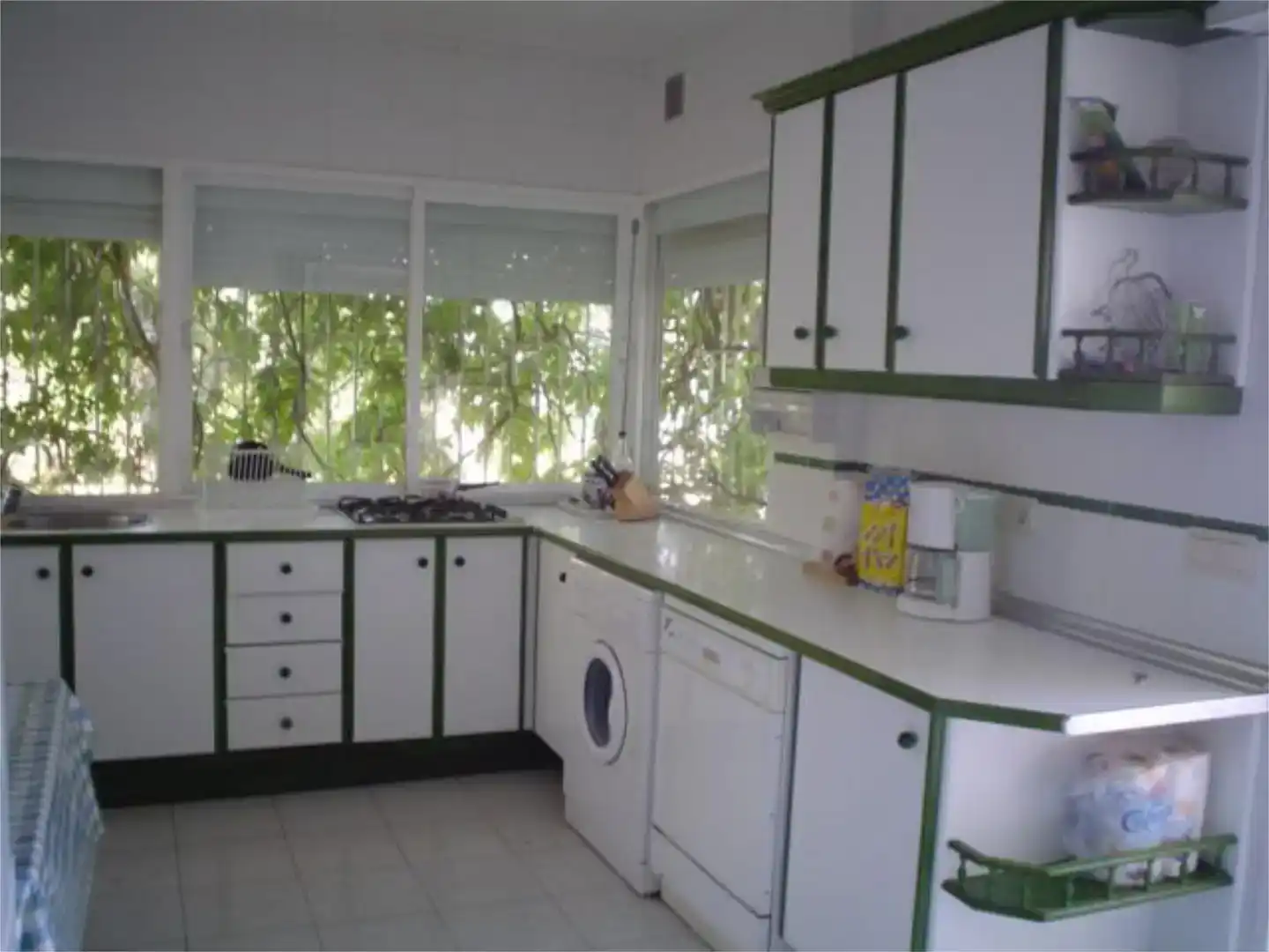 Küche von Wohnung zur Miete in Salobreña mit Klimaanlage, Privatgarten und Schwimmbad