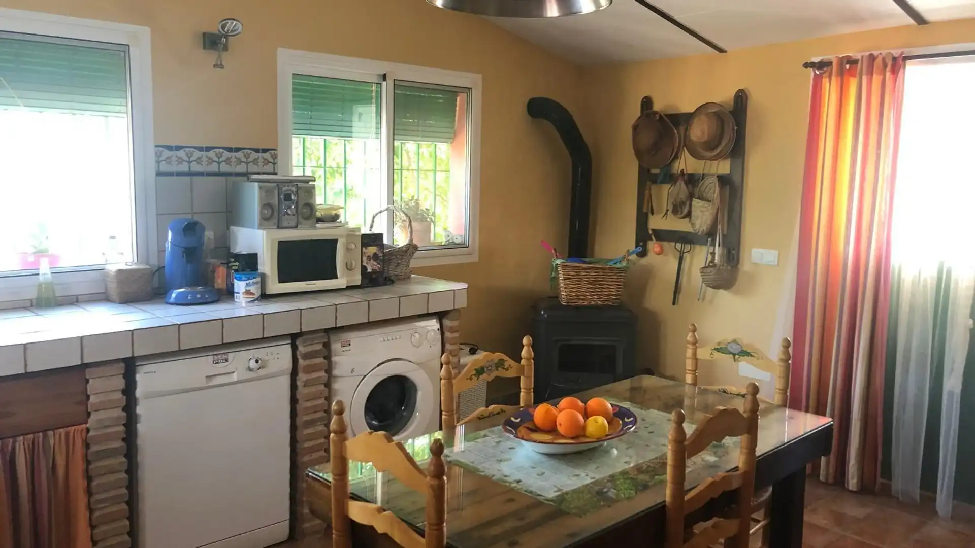 Cocina de Finca rústica en venta en Cártama con Aire acondicionado, Jardín privado y Terraza