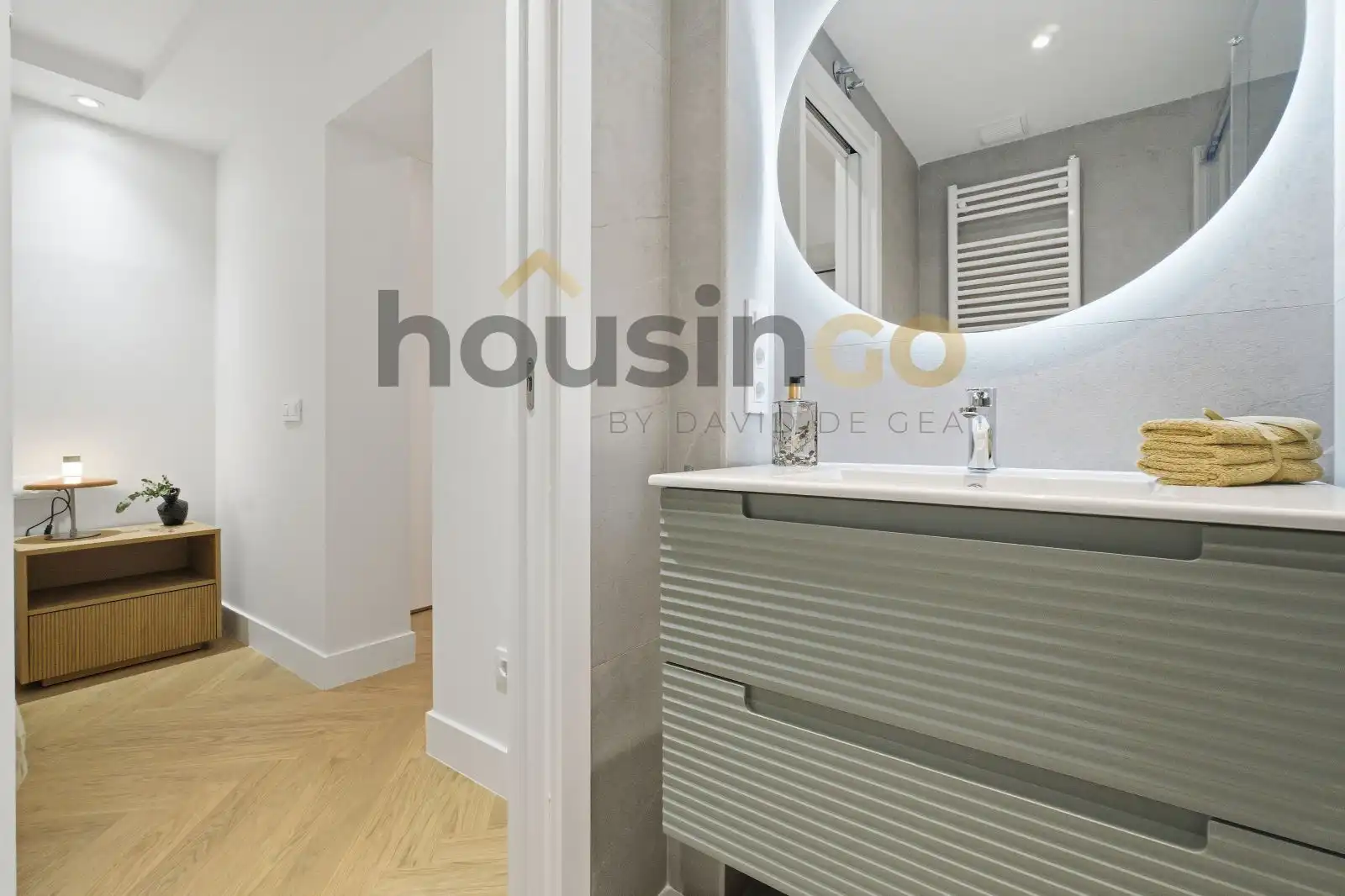 Bathroom of Flat for sale in Madrid  with Air Conditioner, Heating and Parquet flooring
