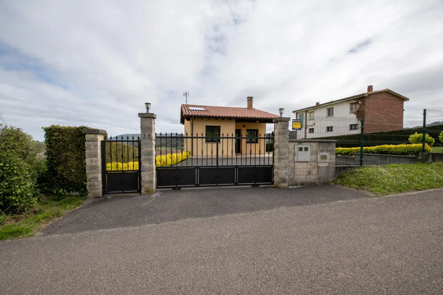 Vista exterior de Casa o chalet en venta en Villaviciosa con Calefacción, Jardín privado y Terraza