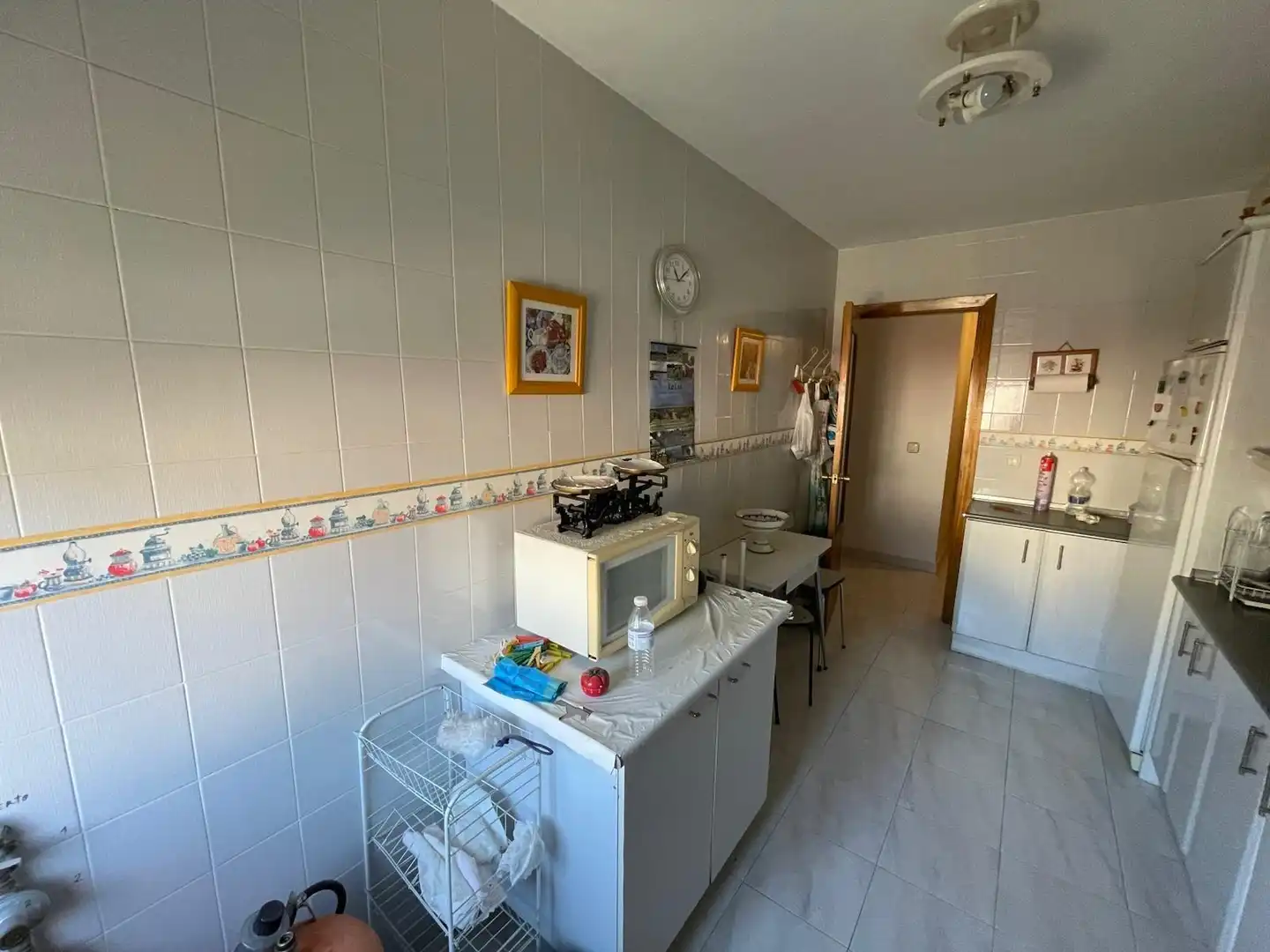 Küche von Wohnung zum Verkauf in Arroyo de la Luz mit Klimaanlage, Heizung und Abstellraum