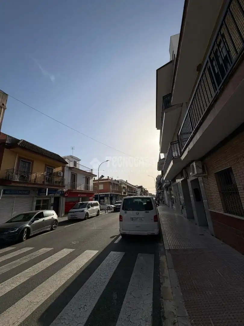 Vista exterior de Piso en venta en La Rinconada con Aire acondicionado, Calefacción y Terraza
