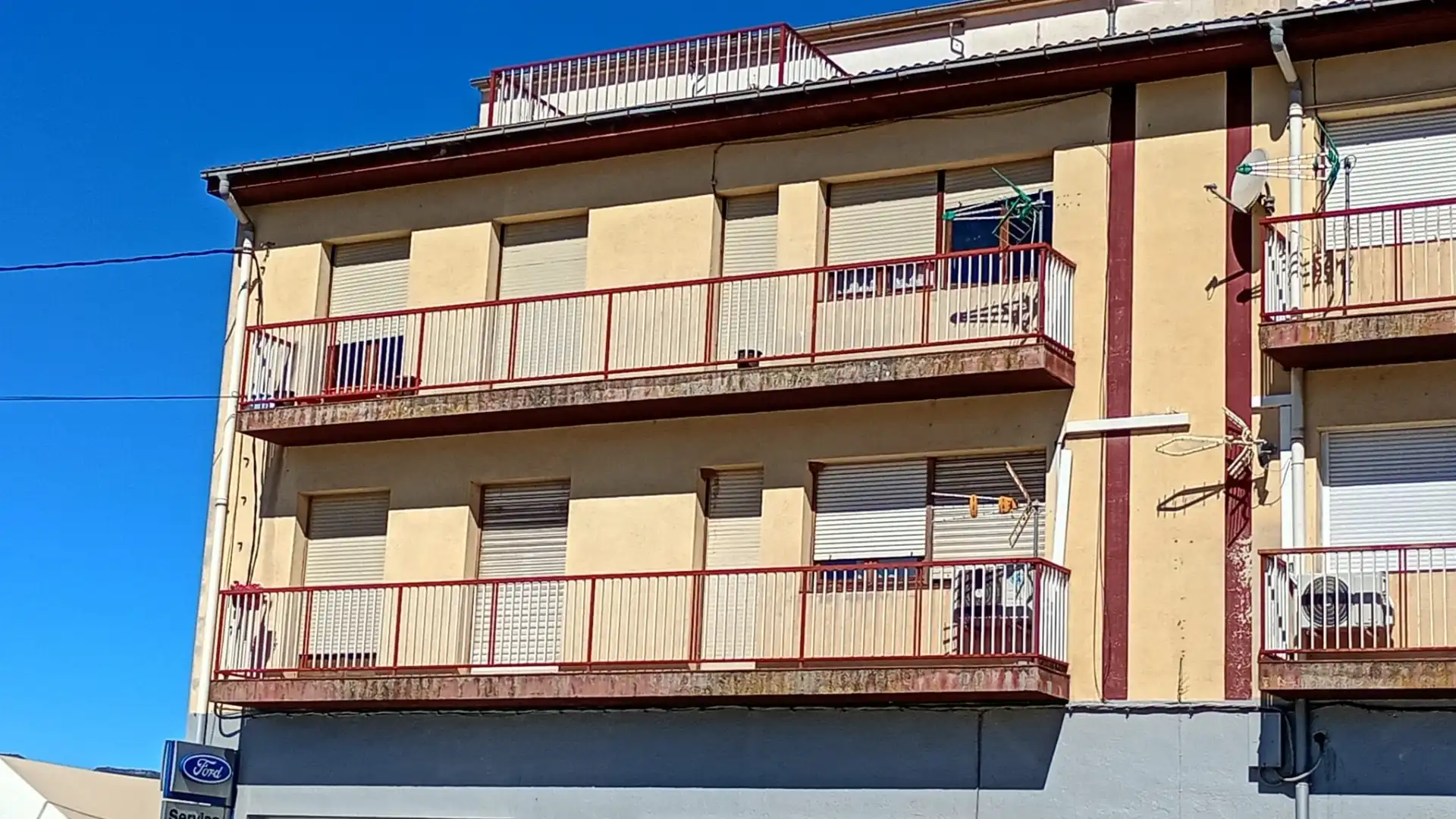 Vista exterior de Pis en venda en Tremp amb Balcó i Alarma