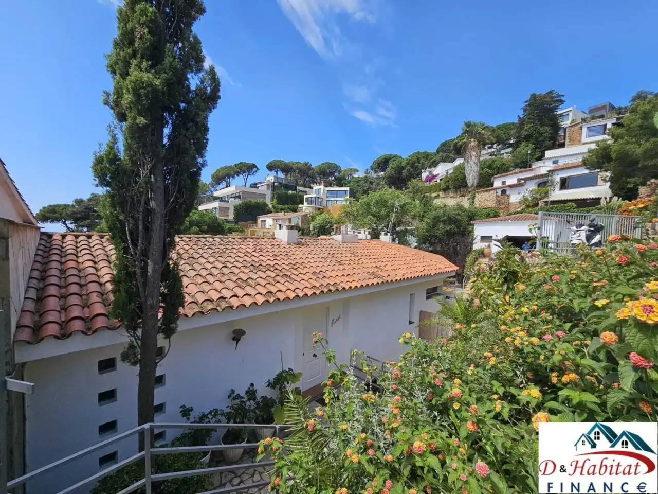 Vista exterior de Casa adosada en venta en Lloret de Mar con Aire acondicionado, Calefacción y Jardín privado