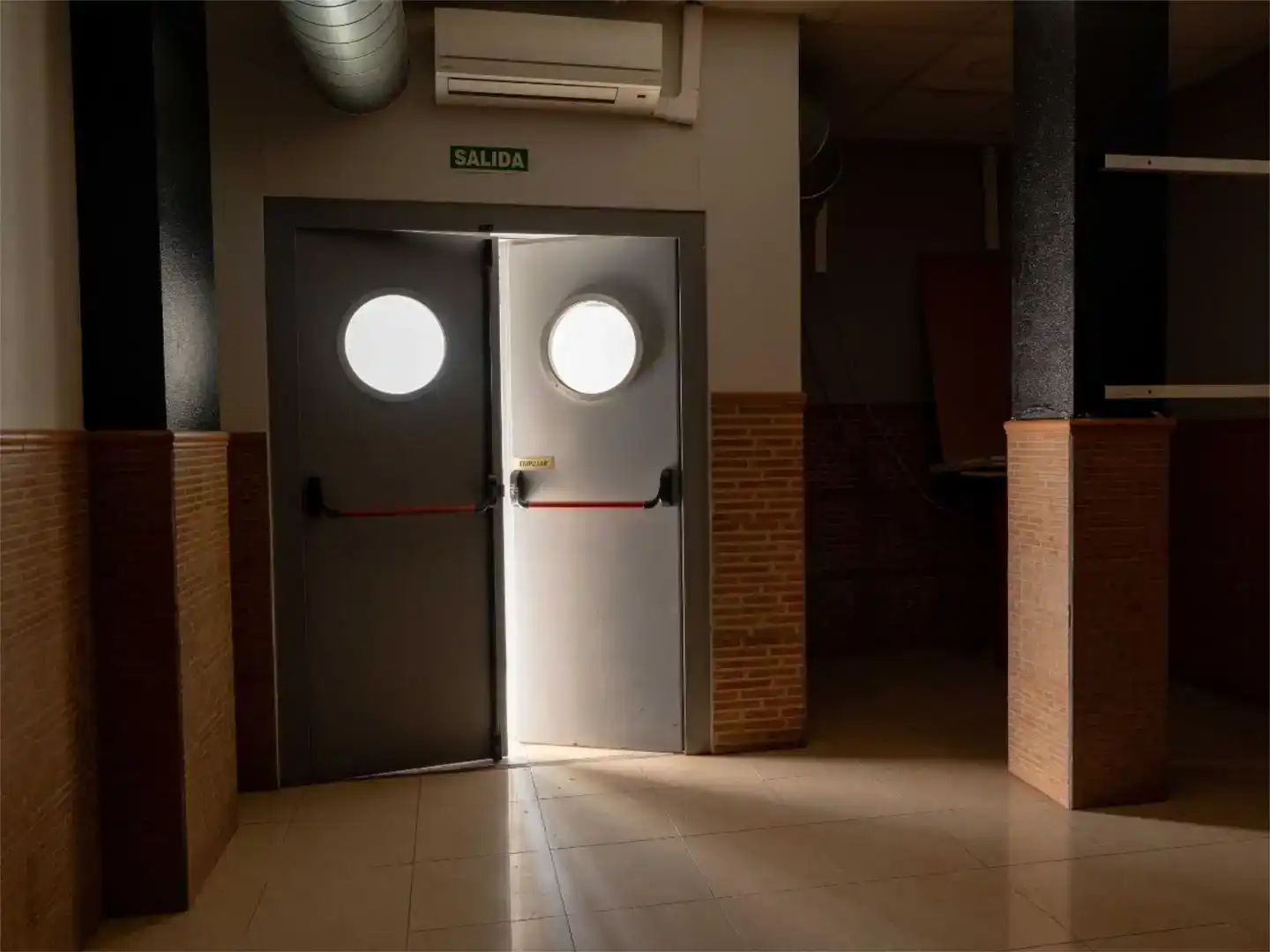 Commercial properties for sale in Rota  with Air Conditioner and Furnished