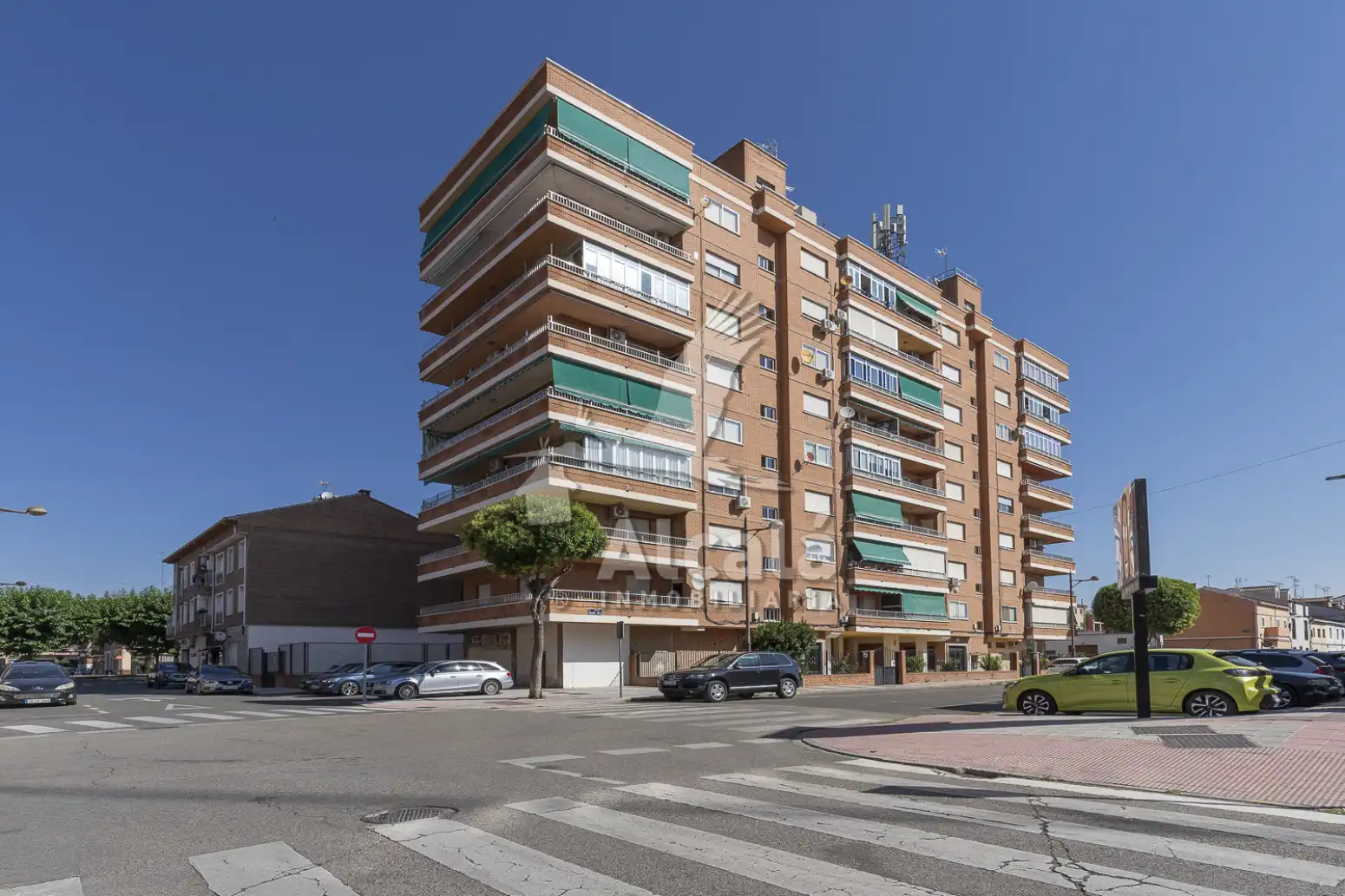 Vista exterior de Pis en venda en Azuqueca de Henares amb Calefacció i Terrassa