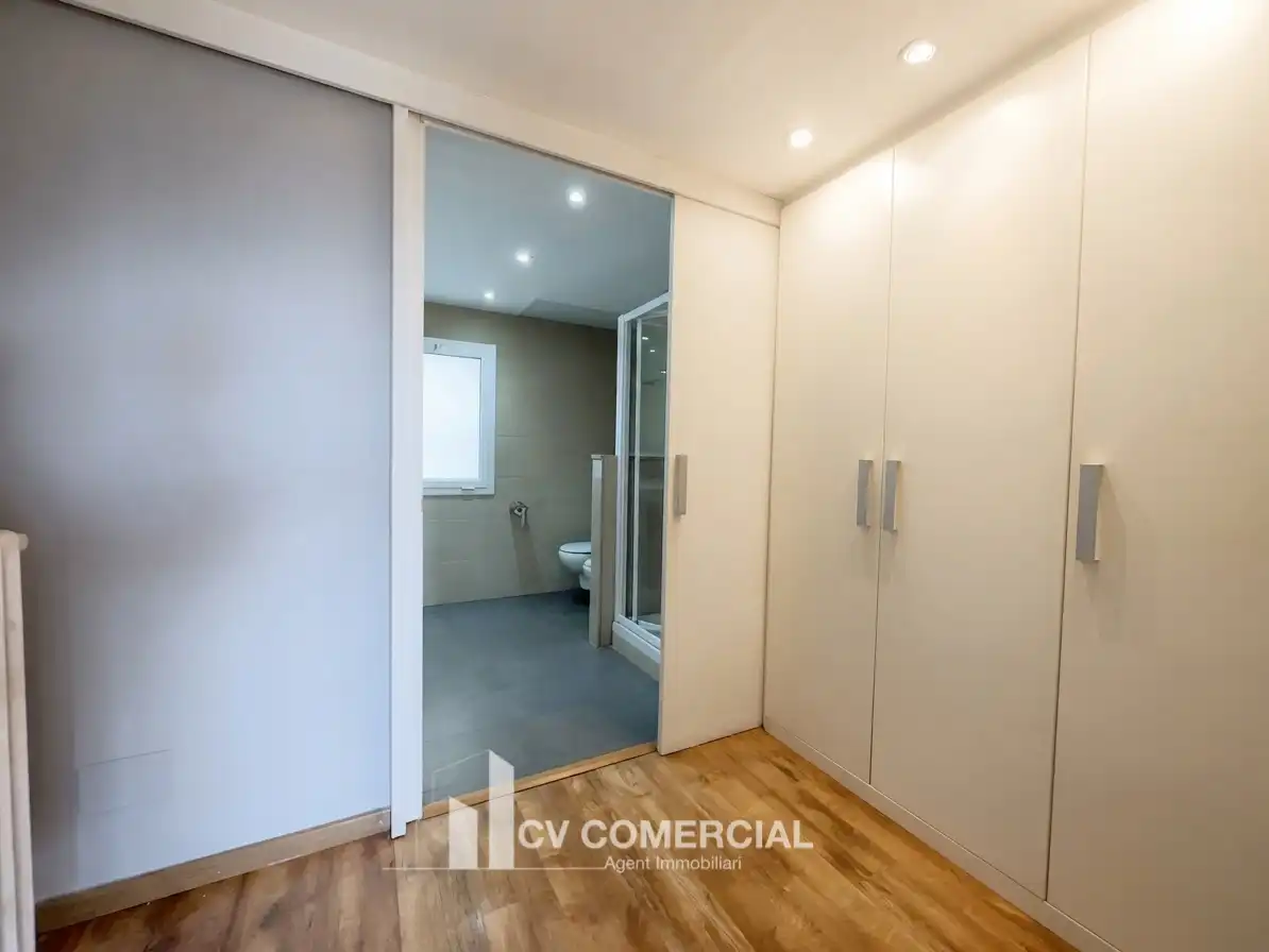 Piso con terraza en venta en Carrer del Comte d'Urgell, imagen 39