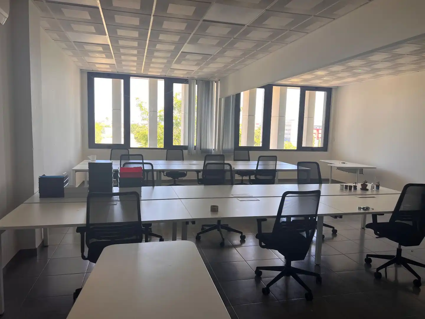 Büro zur Miete in Camas mit Klimaanlage, Heizung und Möbliert