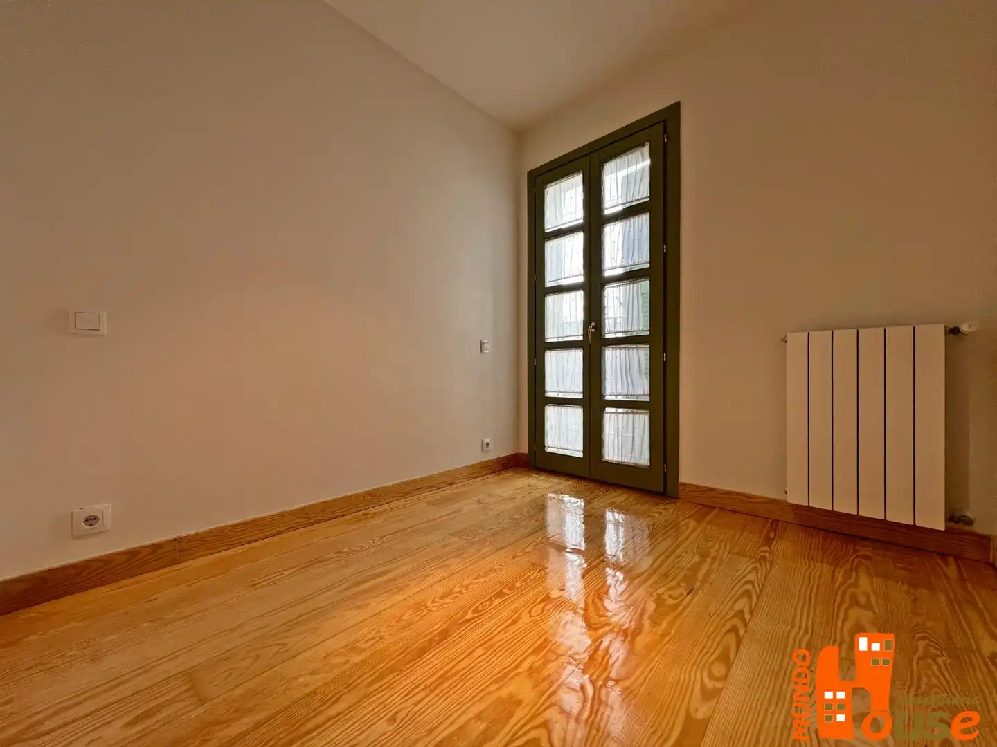 Habitación de Dúplex en venta en Real Sitio de San Ildefonso con Calefacción, Trastero y Balcón